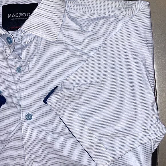 Maceoo short sleeve button-down. - Picture 3 of 5